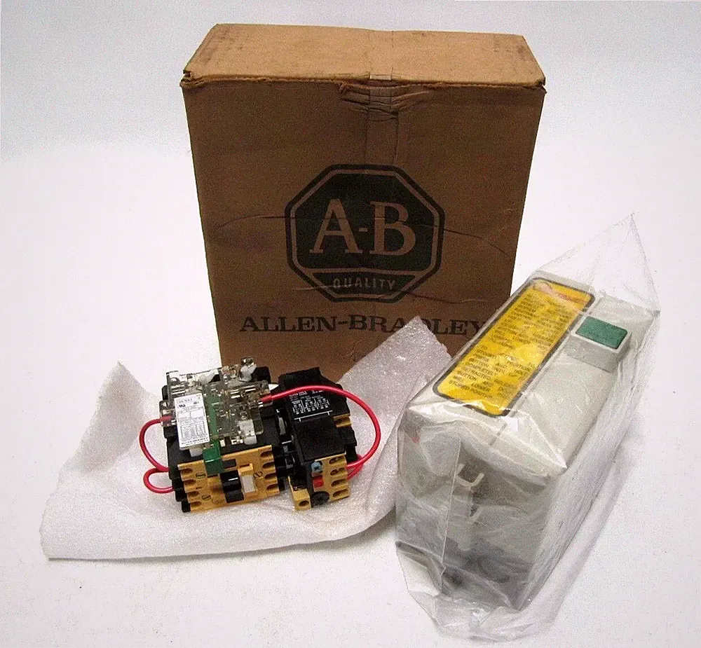 (NEW) Allen-Bradley Motor Starter Push Button Box Cat. 109-A09KL3$PL2